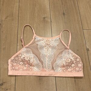 Victoria's Secret Lace bralette Size L